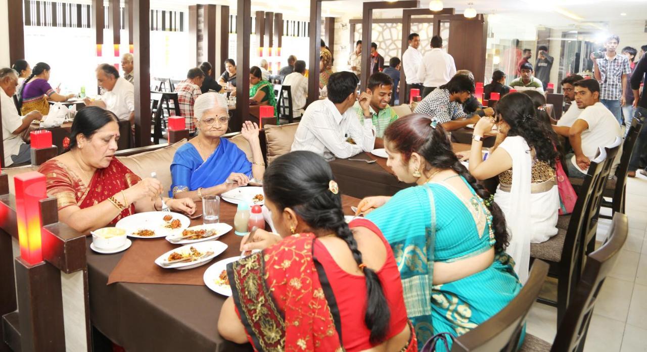 Moriz Inn Mysore Buitenkant foto